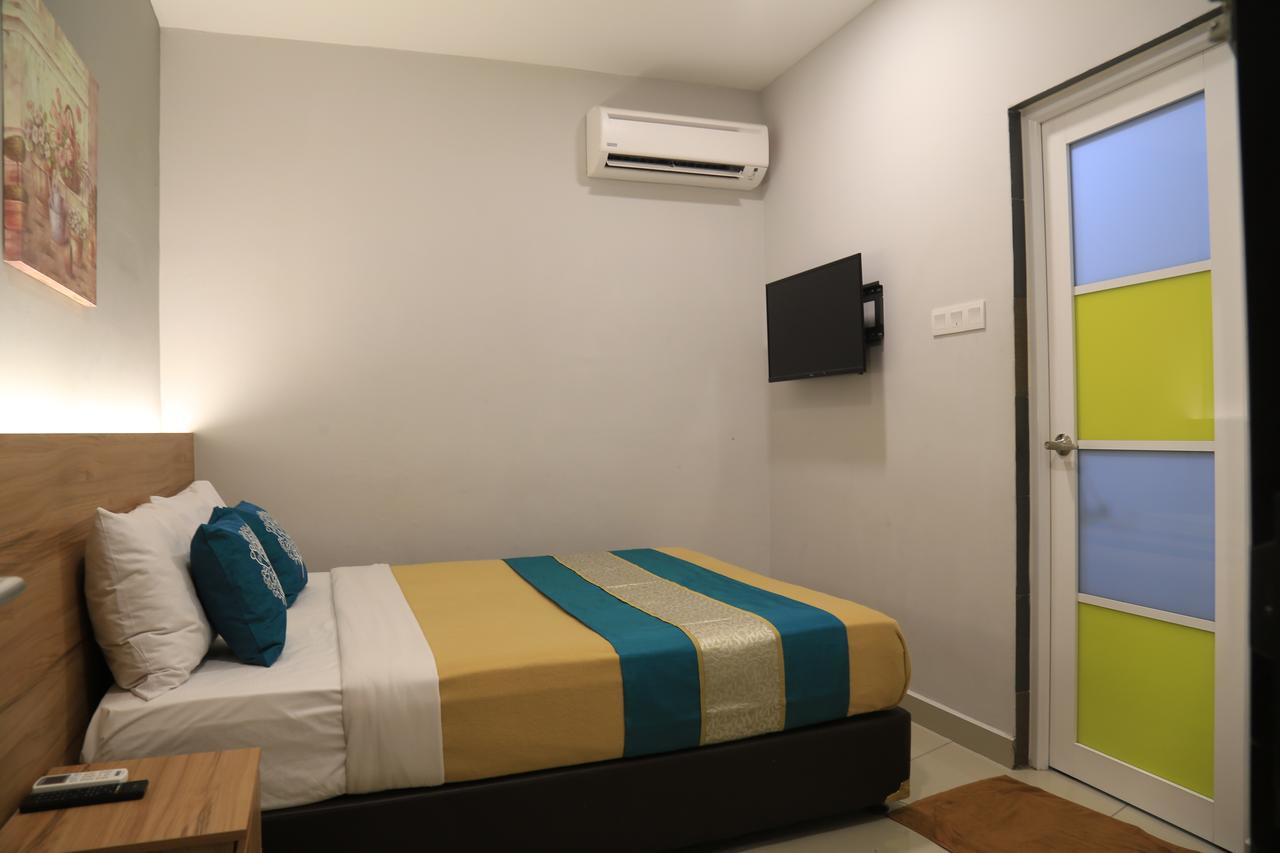 Lavana Hotel Batu Caves Exteriör bild