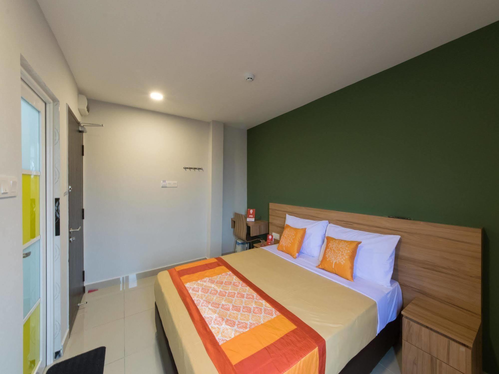 Lavana Hotel Batu Caves Exteriör bild