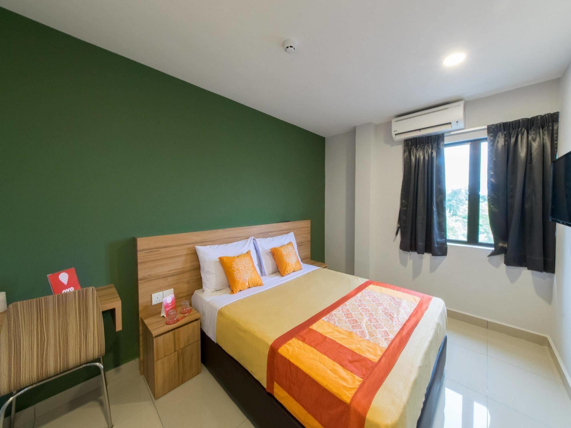 Lavana Hotel Batu Caves Exteriör bild